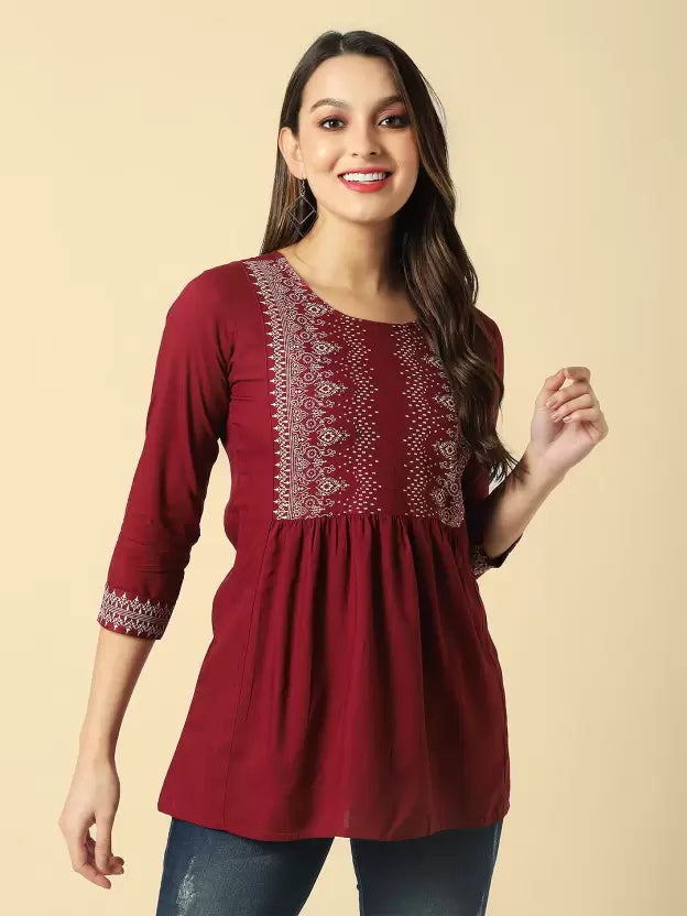 Casual Regular Sleeves Printed Women Maroon Top