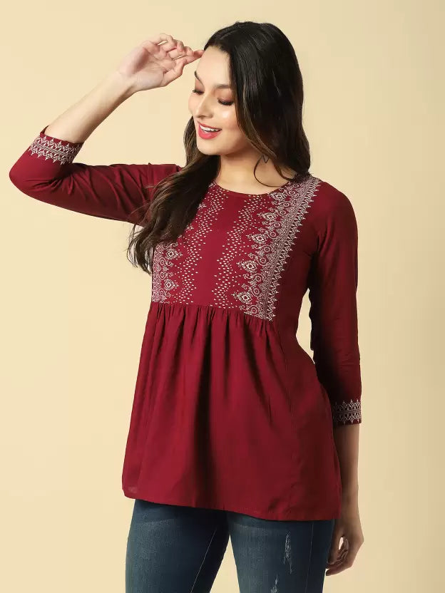 Casual Regular Sleeves Printed Women Maroon Top