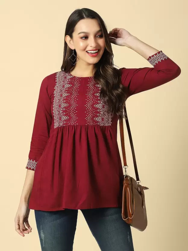 Casual Regular Sleeves Printed Women Maroon Top