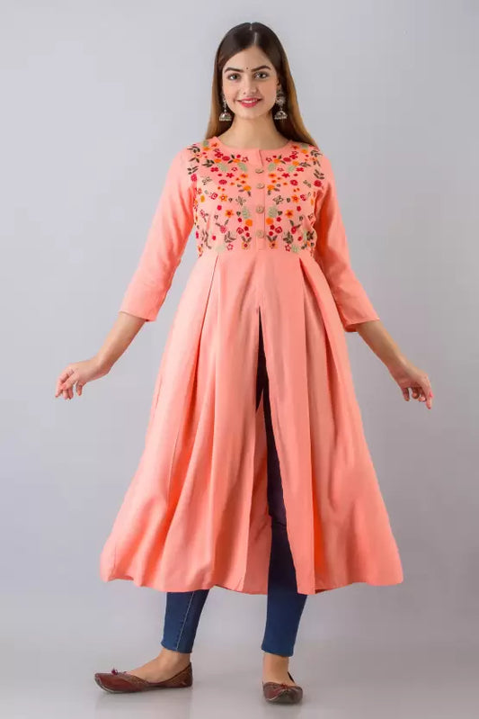Women Embroidered Cotton Rayon Front-slit Kurta