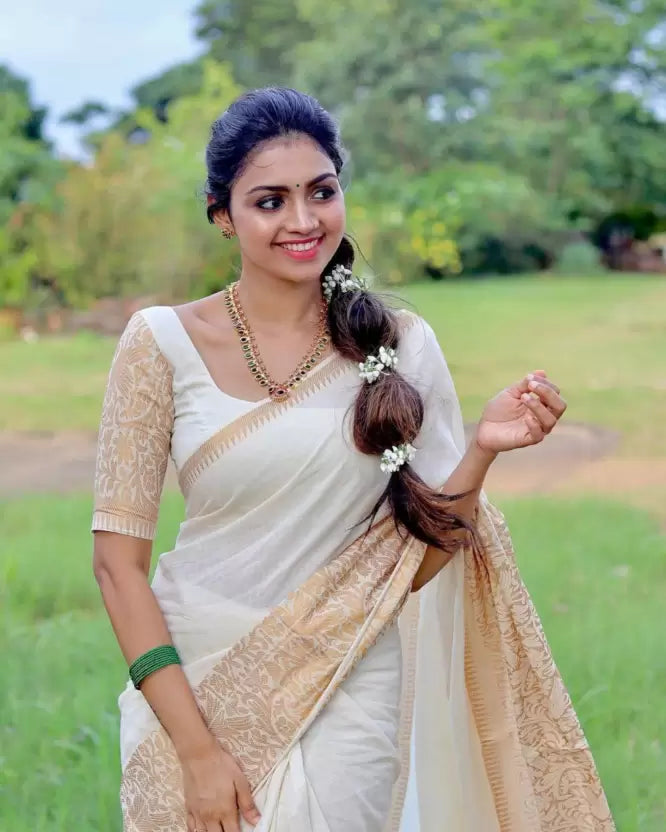 Kerala Kasavu Silk Blend Saree