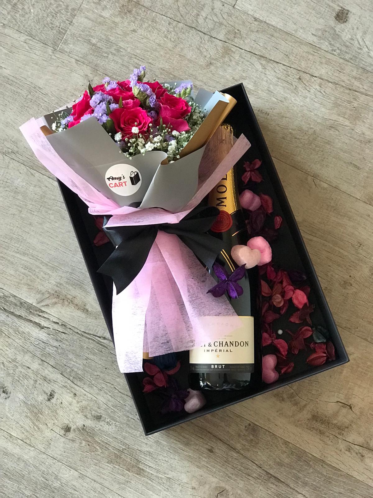 Moet Champagne with Roses Bouquet