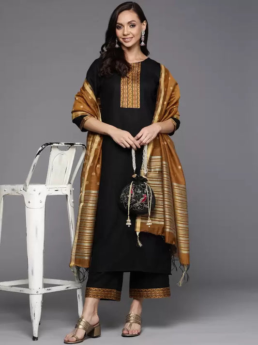 Women Black Cotton Blend Kurta set