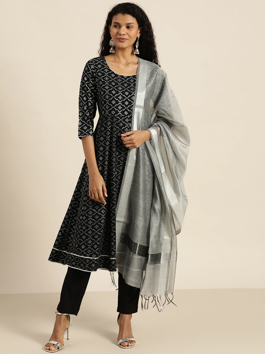 Women Black & Silver Printed Kurta Set