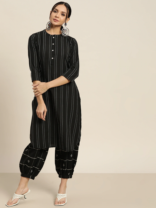 Women Black & White Embroidered Kurta Set