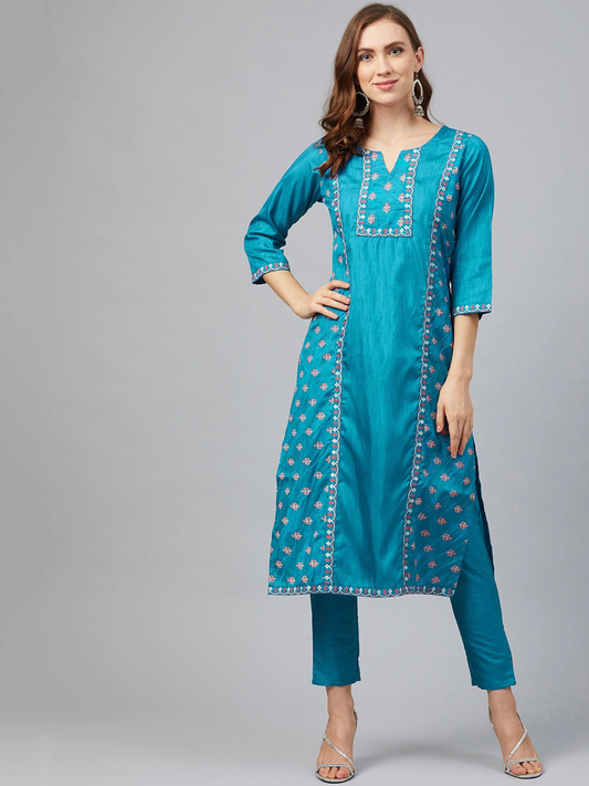 Women Blue Printed Kurta with Trousers