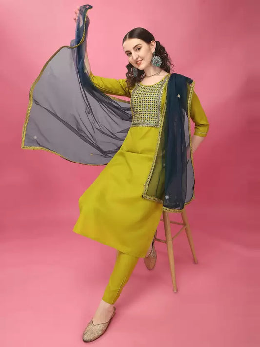 Women Cooton Blend Green Kurta set with Dupatta