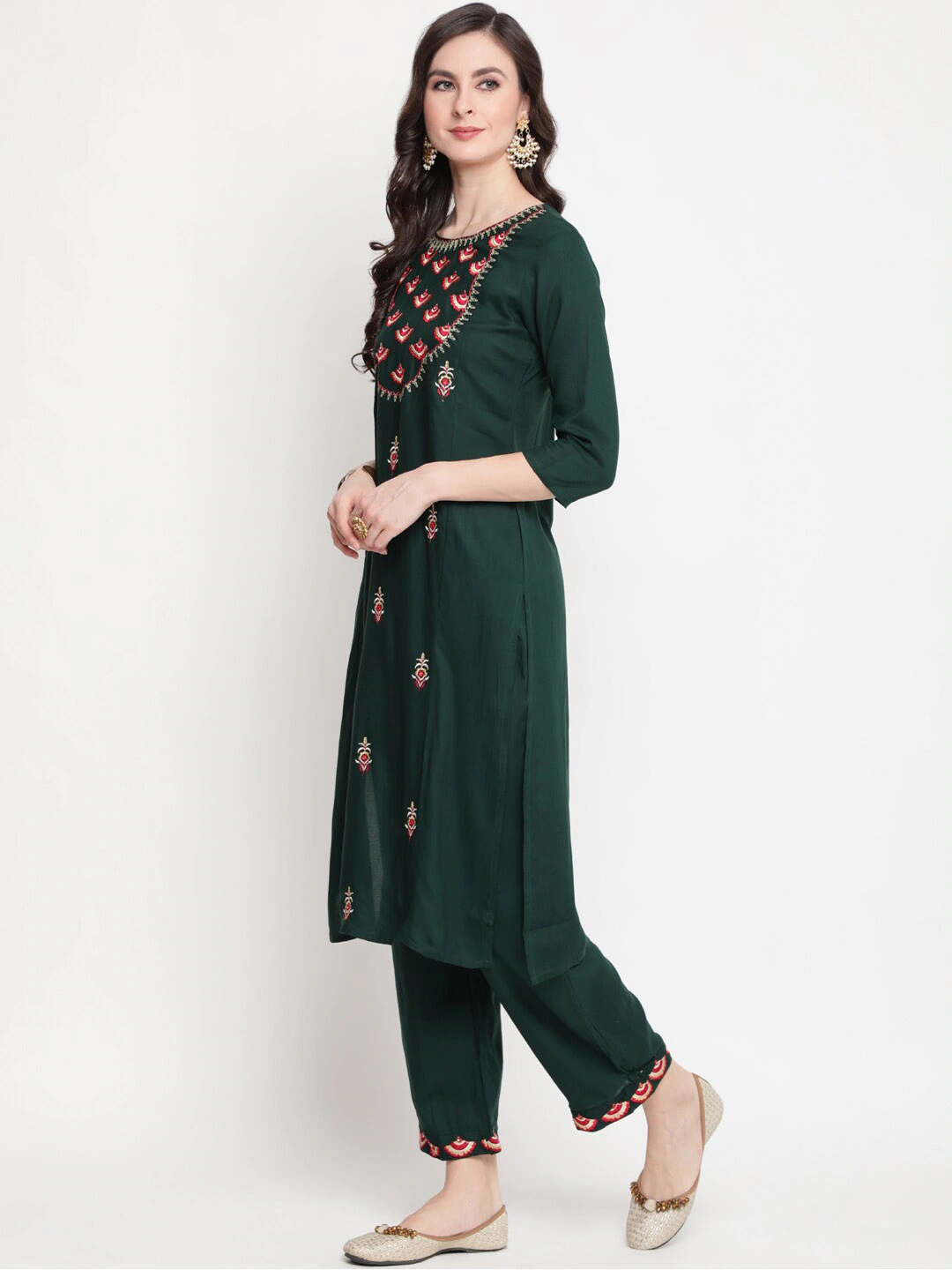 Women Green Embroidered Kurta Set