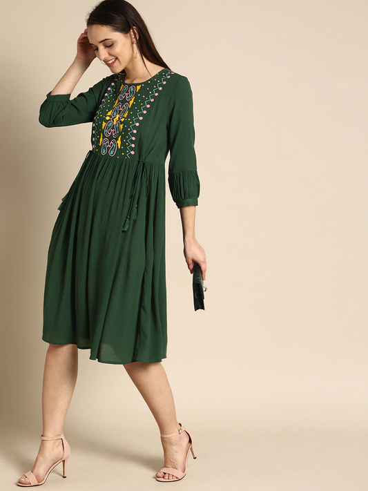 Women Green Solid Dress