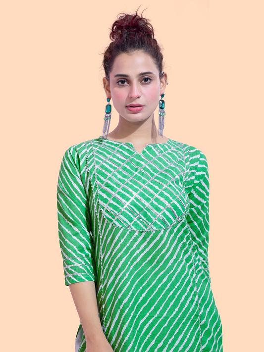 Women Green Striped Pleated kurta Set