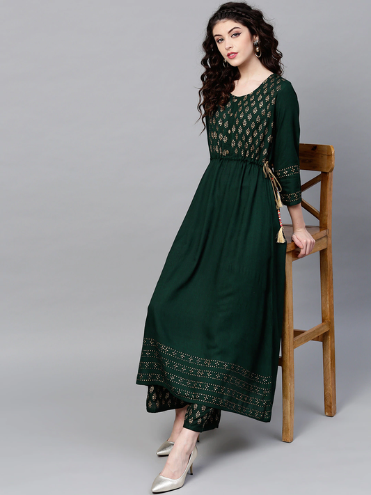 Women Green & Golden Printed Kurta with Palazzos