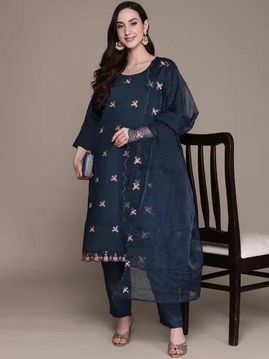 Women Kurta Pant And Dupatta Set Silk Blend