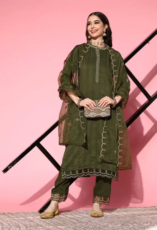 Women Kurta Pant And Dupatta Set Silk Blend