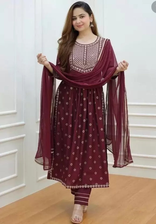 Women Kurta Pant And Dupatta Set Viscose Rayon