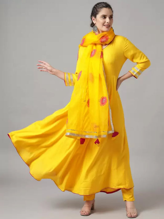 Women Yellow Panelled Kurta Full Set