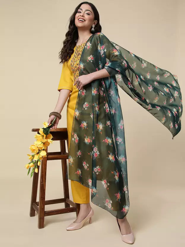 Women Kurta Pyjama & Dupatta Set Cotton Blend