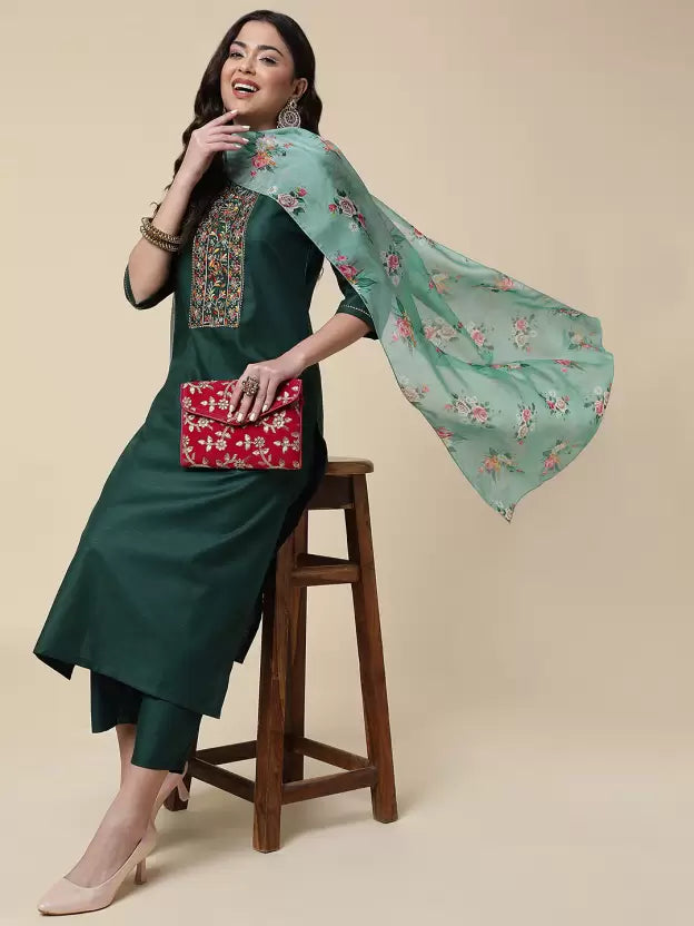 Women Kurta Pyjama & Dupatta Set Cotton Blend