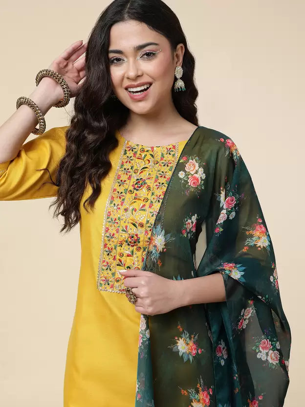 Women Kurta Pyjama & Dupatta Set Cotton Blend