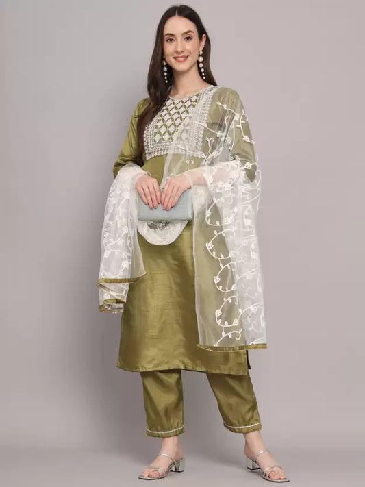 Women Silk Blend Kurta and Pant Set