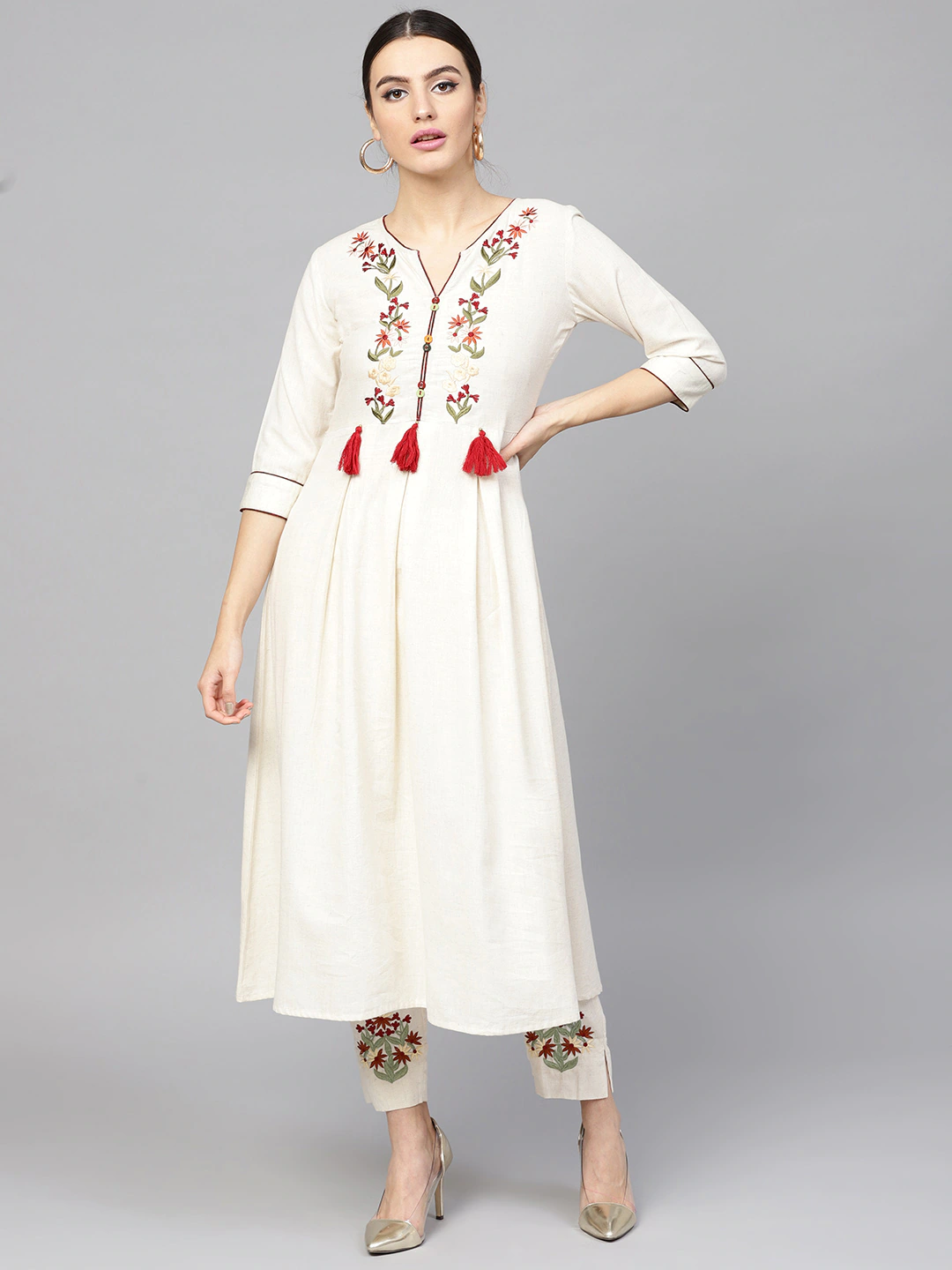 Women Off-White Embroidered Kurta Set