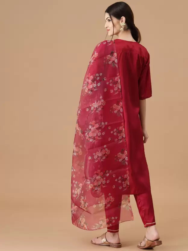Women Red Silk Blend Kurta set