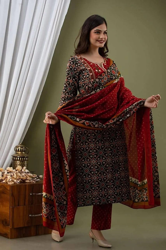 Women's Cotton Blend Printed Straight Kurta Set