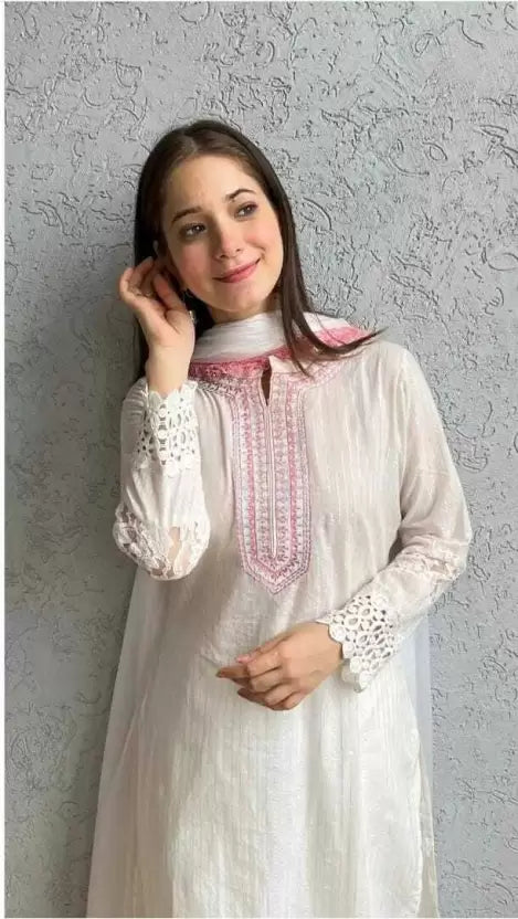 Women Pure Cotton Pink and White Kurta set with Lace Cuff